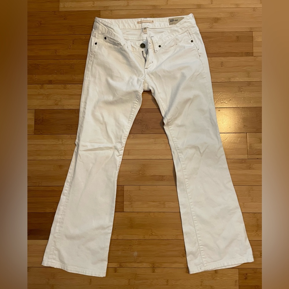 White Gap jeans